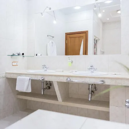 Premium 2-bedroom 2-bathroom Nezavisimosti 13