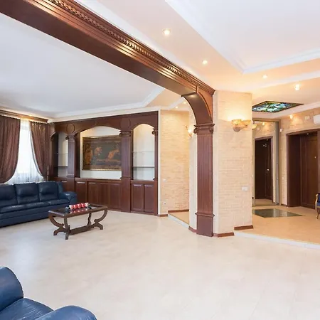 Premium 2-bedroom 2-bathroom Nezavisimosti 13 Apartament