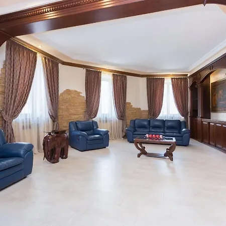 Premium 2-bedroom 2-bathroom Nezavisimosti 13