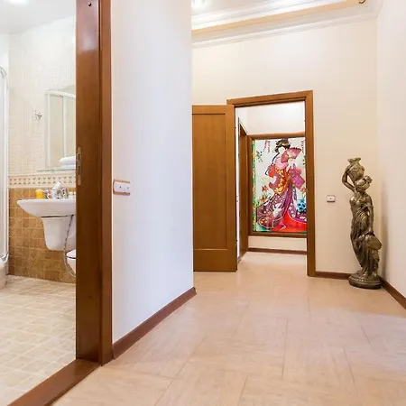 Premium 2-bedroom 2-bathroom Nezavisimosti 13 Apartament