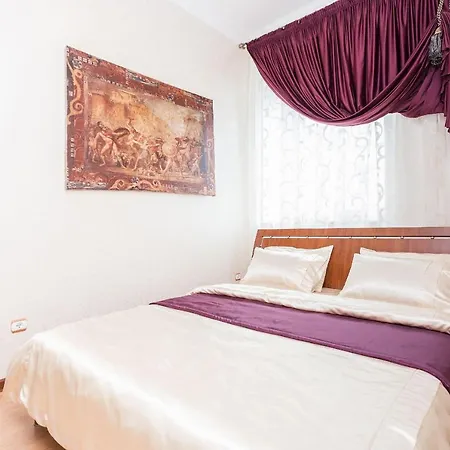Premium 2-bedroom 2-bathroom Nezavisimosti 13 Apartament