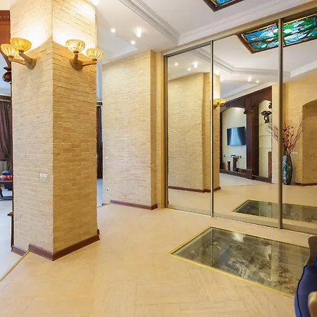 Apartament Premium 2-bedroom 2-bathroom Nezavisimosti 13 Mińsk