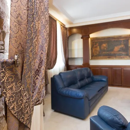 Premium 2-bedroom 2-bathroom Nezavisimosti 13 Apartament