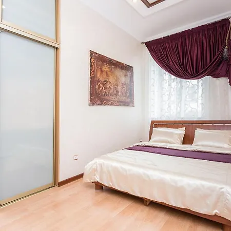 Apartament Premium 2-bedroom 2-bathroom Nezavisimosti 13