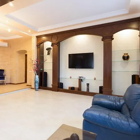 Apartament Premium 2-bedroom 2-bathroom Nezavisimosti 13