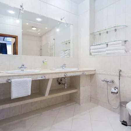 Apartament Premium 2-bedroom 2-bathroom Nezavisimosti 13 *
