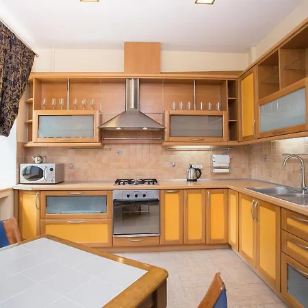 Premium 2-bedroom 2-bathroom Nezavisimosti 13 Mińsk