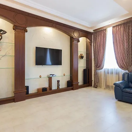 Premium 2-bedroom 2-bathroom Nezavisimosti 13 Apartament *