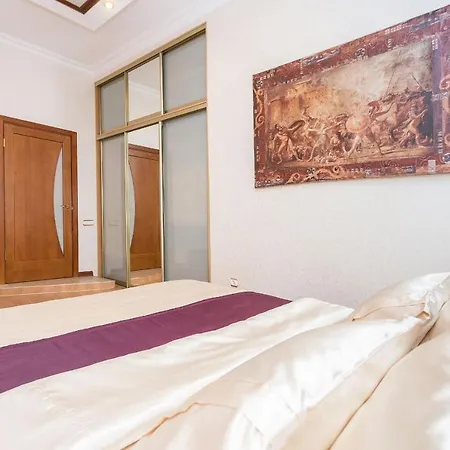 Premium 2-bedroom 2-bathroom Nezavisimosti 13 *